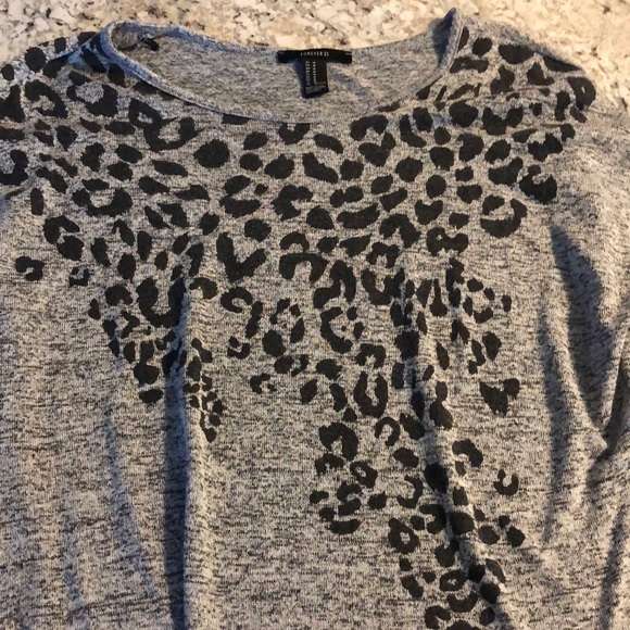 Forever 21 Leopard Tee - Picture 2 of 4
